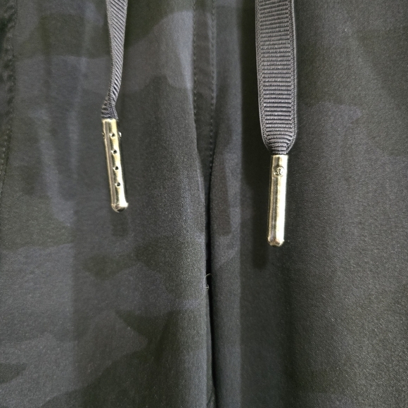 Lululemon Dance Studio Mid-Rise Jogger Heritage 365 Camo Deep Coal Black 8 Swift - Picture 11 of 11